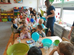DOŚWIADCZENIA PRZYRODNICZE Z CIOCIĄ ANTKA