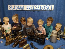 ŚLADAMI PRZESZŁOŚCI
