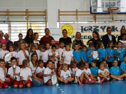  XXII Olimpiada Sportowo-Zdrowotna  dla Przedszkolaków 26 października 2021 roku (wtorek) pod hasłem: „O zdrowiu na wesoło”. 