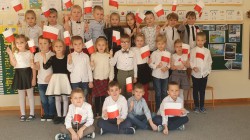„Szkoła do Hymnu”. „Ekoludki” patriotycznie. 10 listopada 2021 roku (środa)