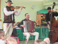 ODWIEDZINY ZESPOŁU GÓRALSKA  "HORA"