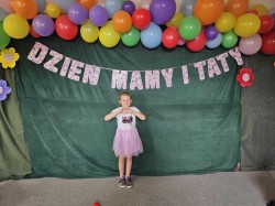 WYSTĘP Z OKAZJI DNIA MAMY I TATY