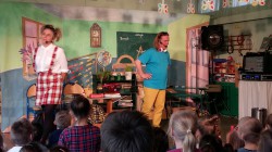 TEATRZYK "ANANASY Z NASZEJ KLASY"