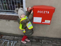 "IDĄ ŚWIĘTA, NIE O SMS-IE, LECZ O KARTCE PAMIĘTAJ" 