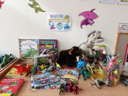DZIEŃ DINOZAURA I  CZASOWY KĄCIK ZAINTERESOWAŃ - DINOZAURY